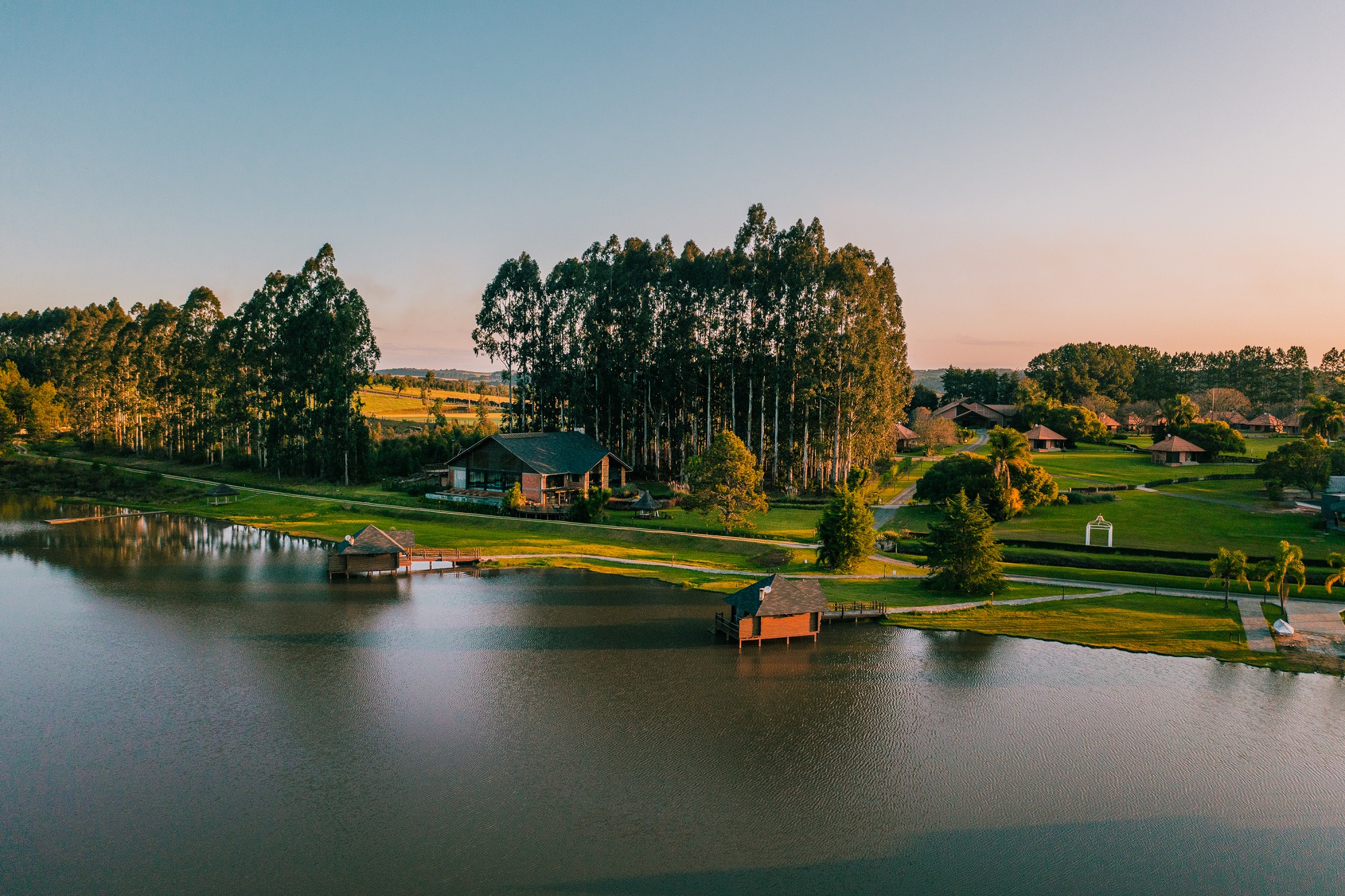 Virá Farm Hotel transforma fazenda em refúgio de bem-estar no interior do Paraná